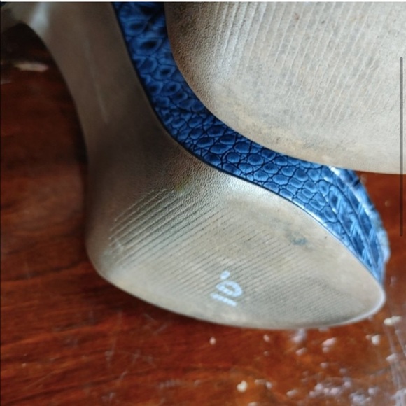 💋BCBGeneration Teal Croc Print Platform Heels Chunky 7.5 - Picture 3 of 12